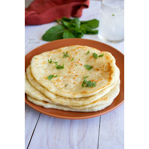 CHICKEN STUFFED NAAN