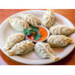 CHICKEN STEAM MOMOS
