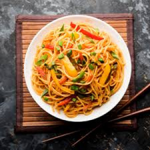 VEG SCHEZWAN NOODLES