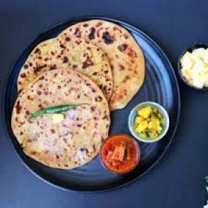 TANDOORI ALOO PARATHA